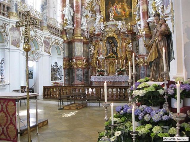 Erbauer:  Gebrüder Dominikus und Johann Baptist Zimmermann, Altar von Balthasar August Albrecht